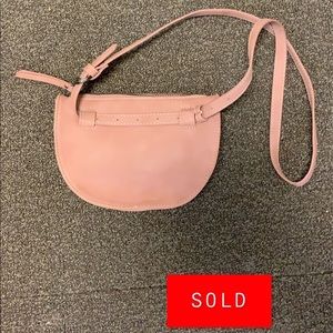 Light pink Crossbody purse!!